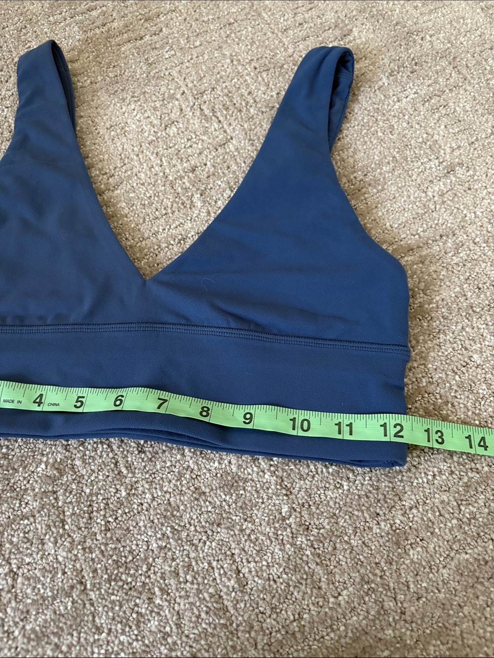 lululemon align V-neck bra in Pitch blue EUC 🙌 - Picture 5 of 6